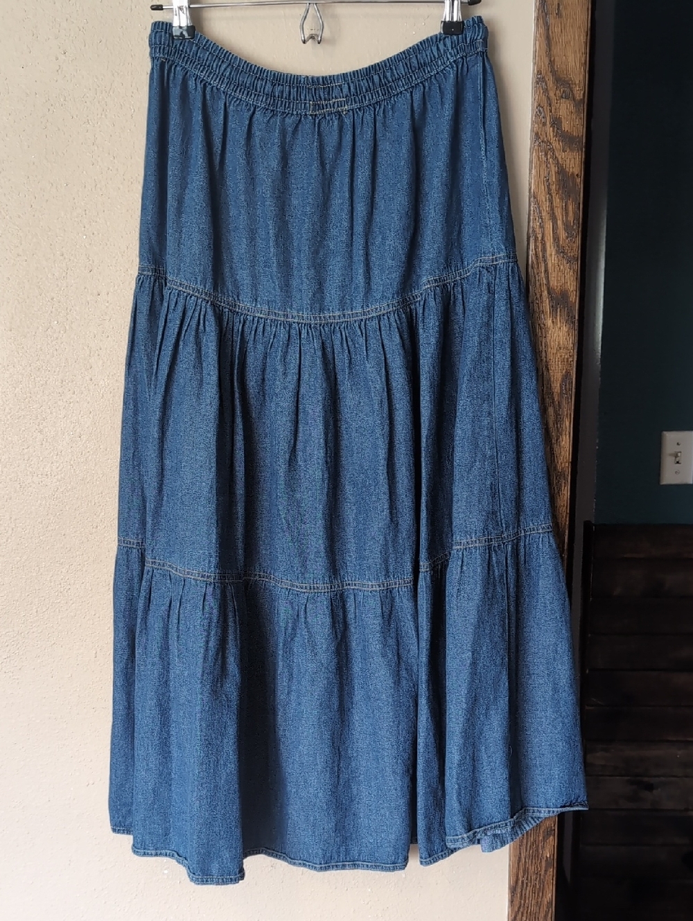 Casual Blue Denim Tiered Maxi Skirt with Elastic Drawstring Waist - Picture 3 of 3